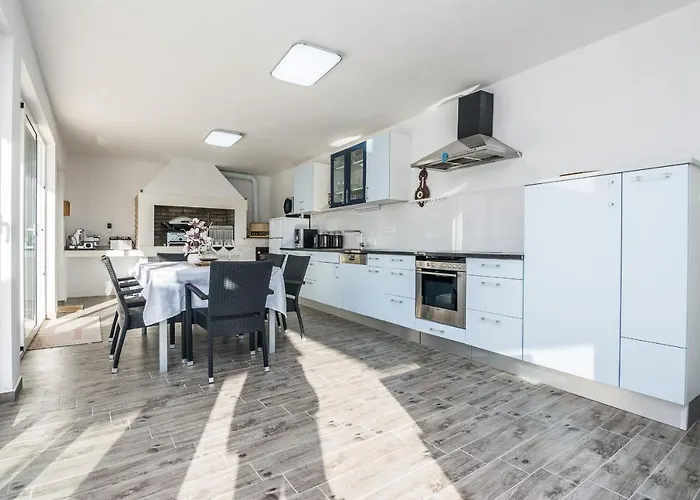 アパート Olujic *